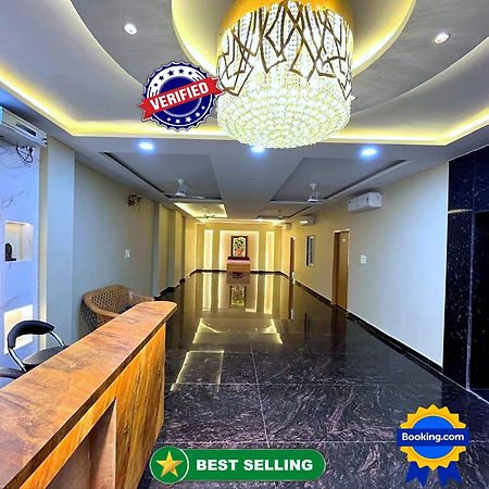 Hotel Vrinda Niddhivan ! Fully Ac, Prem Mandir At Walking Distance ! Just Near The Iskcon Temple Vrindāvan Esterno foto
