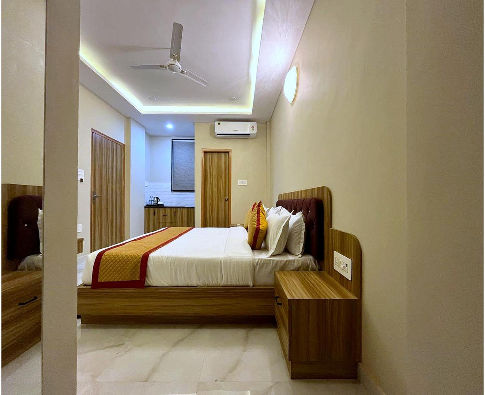 Hotel Vrinda Niddhivan ! Fully Ac, Prem Mandir At Walking Distance ! Just Near The Iskcon Temple Vrindāvan Esterno foto