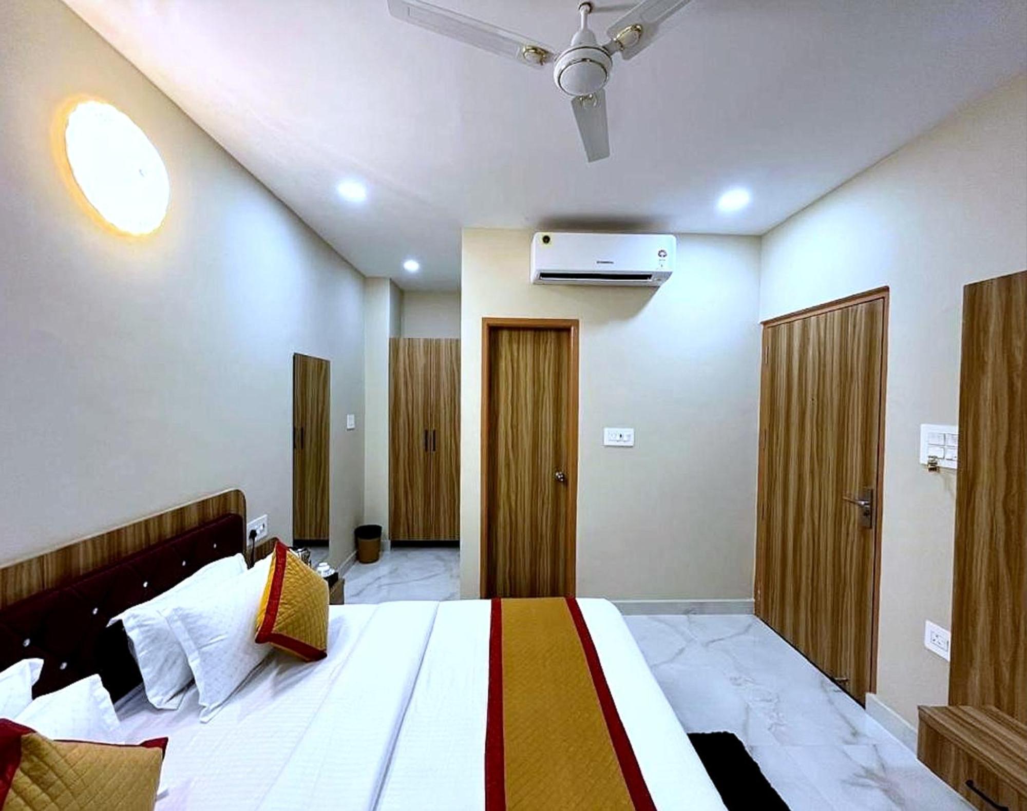 Hotel Vrinda Niddhivan ! Fully Ac, Prem Mandir At Walking Distance ! Just Near The Iskcon Temple Vrindāvan Esterno foto