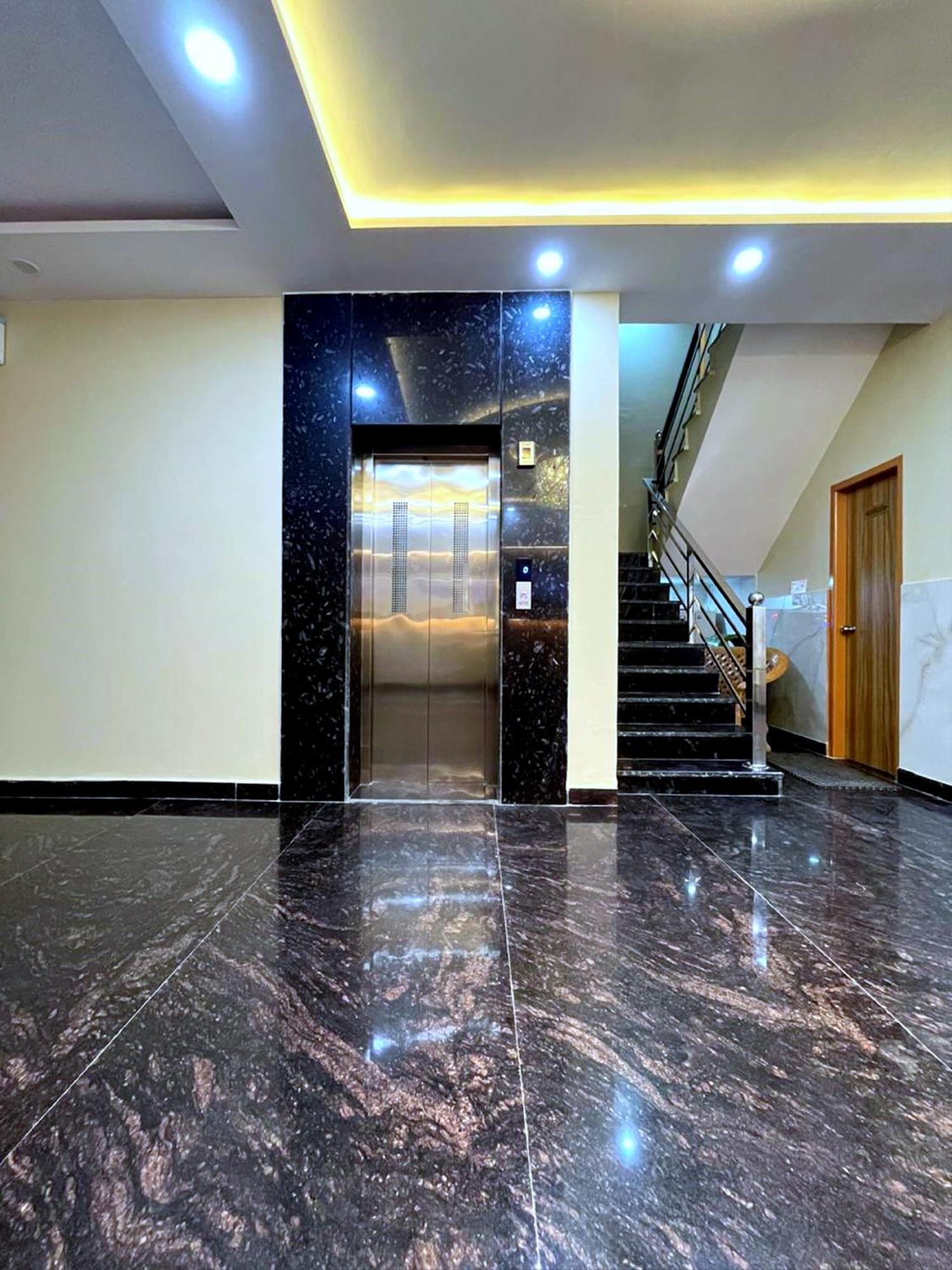 Hotel Vrinda Niddhivan ! Fully Ac, Prem Mandir At Walking Distance ! Just Near The Iskcon Temple Vrindāvan Esterno foto