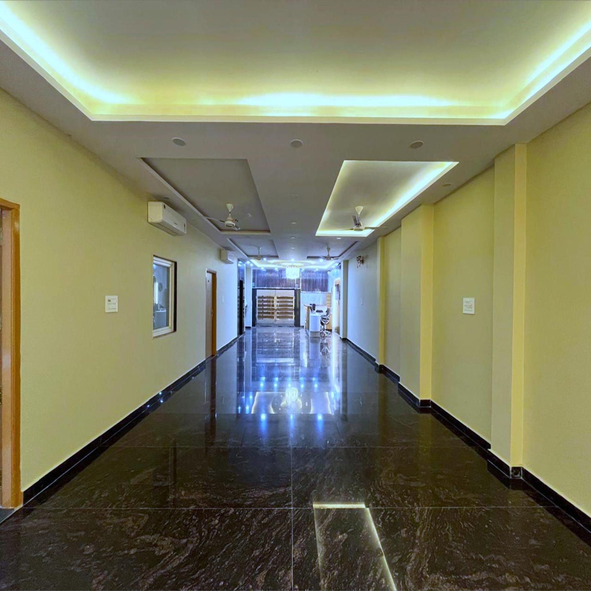 Hotel Vrinda Niddhivan ! Fully Ac, Prem Mandir At Walking Distance ! Just Near The Iskcon Temple Vrindāvan Esterno foto
